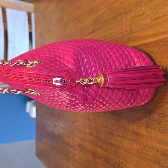 Bally Vintage Fuschia Lambskin Quilted Shoulder Bag with Gold Chain Vintage - Picture 5 of 16